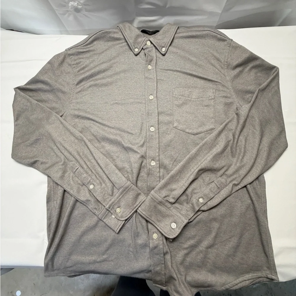 Banana Republic Men's Light Gray Button-Down Shirt
